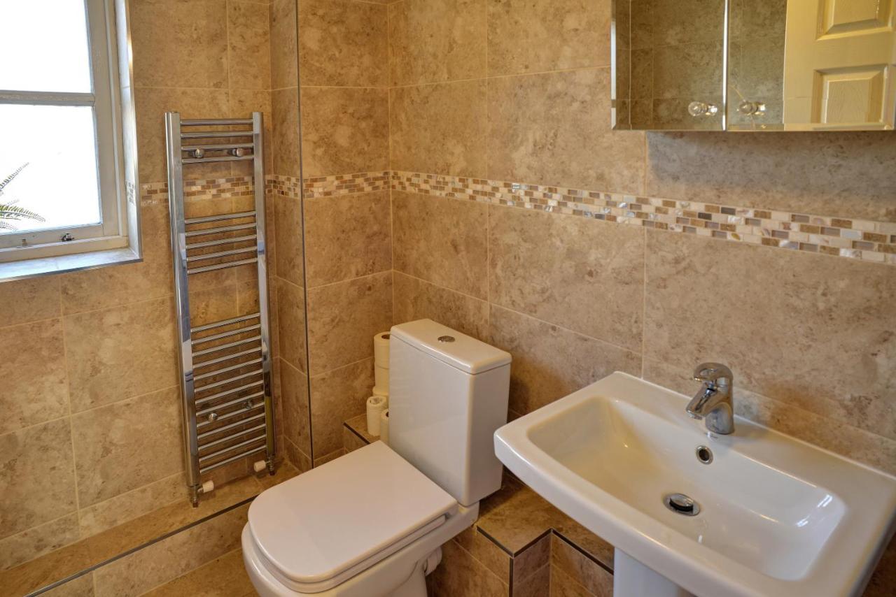 Modern & Spacious - Walk To London Excel- Parking المظهر الخارجي الصورة
